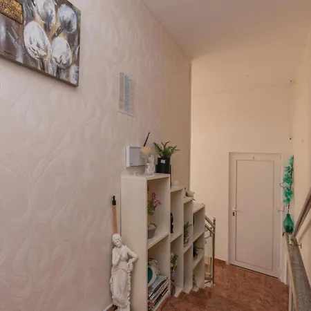 Two-bedroom In アパート *